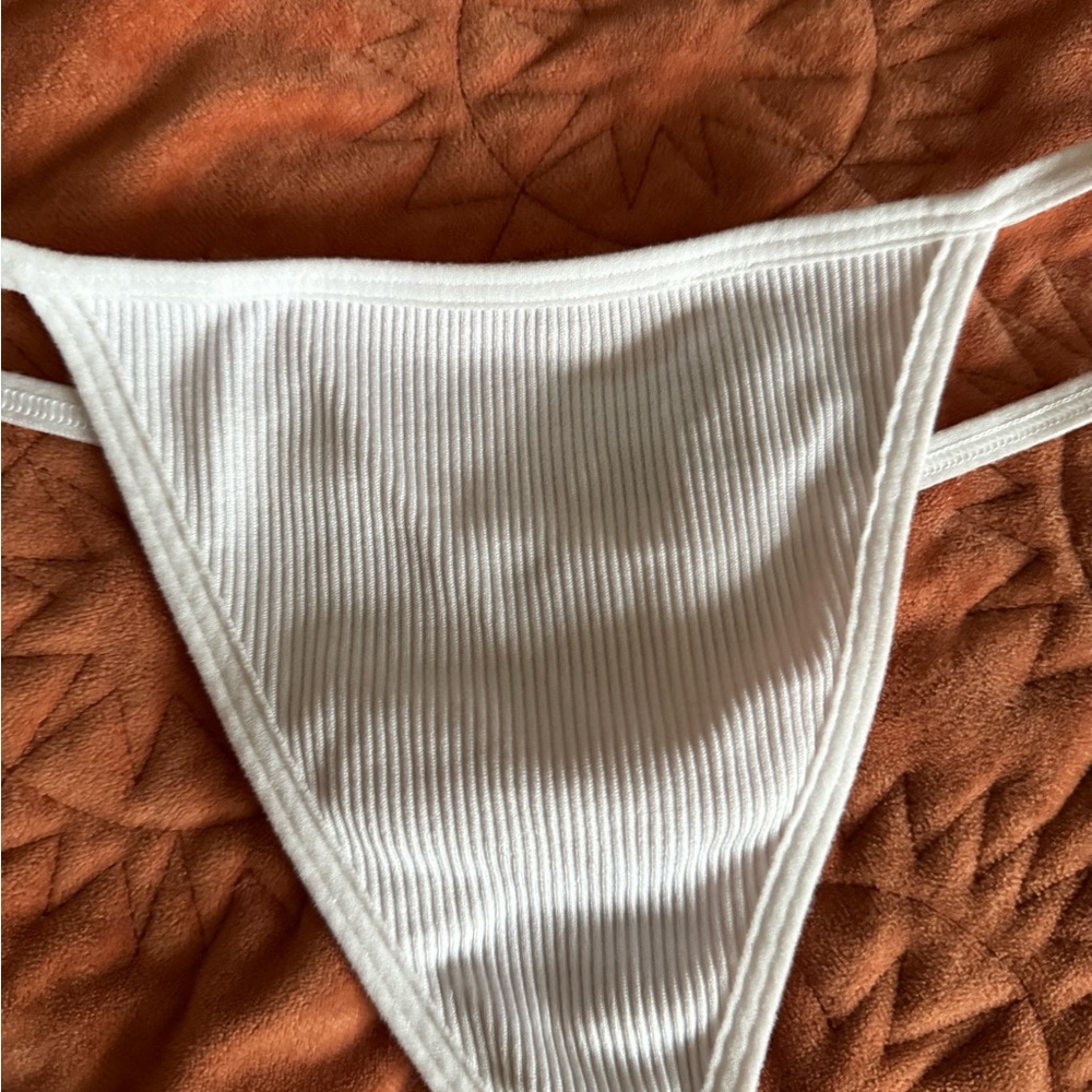 UO Ribbed G-String - Picture 2 of 3